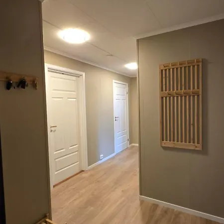 Comfortable And Renovated - Sunny Balcony, Central, Free Parking