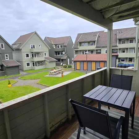Comfortable And Renovated - Sunny Balcony, Central, Free Parking