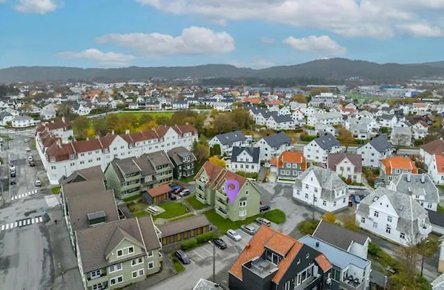 Comfortable And Renovated - Sunny Balcony, Central, Free Parking Apartamento