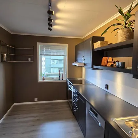 Comfortable And Renovated - Sunny Balcony, Central, Free Parking 公寓 海宁格松