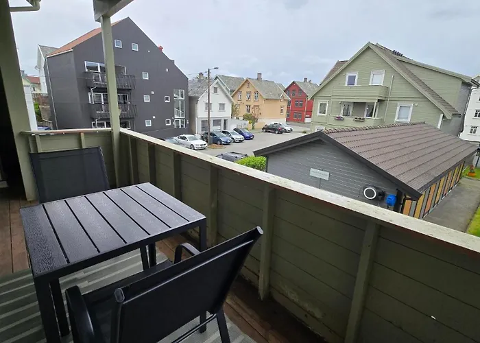 Comfortable And Renovated - Sunny Balcony, Central, Free Parking Apartamento *
